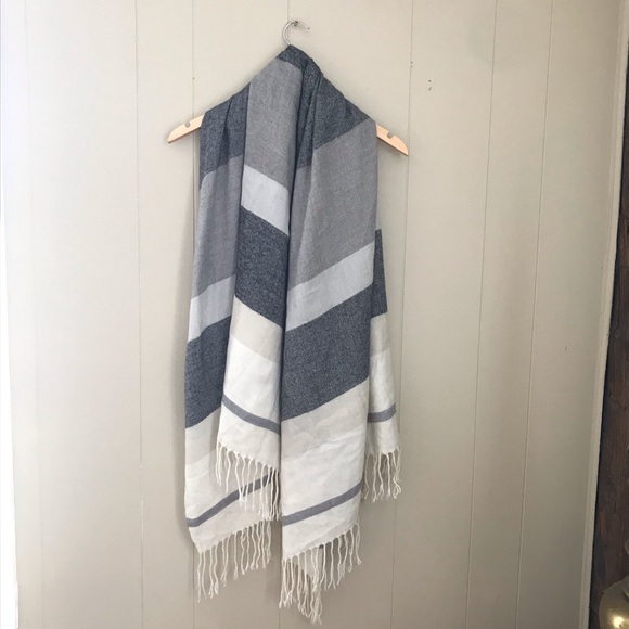 Blanket Scarf or Wrap Black White Grey w/ Fringe - Picture 1 of 8